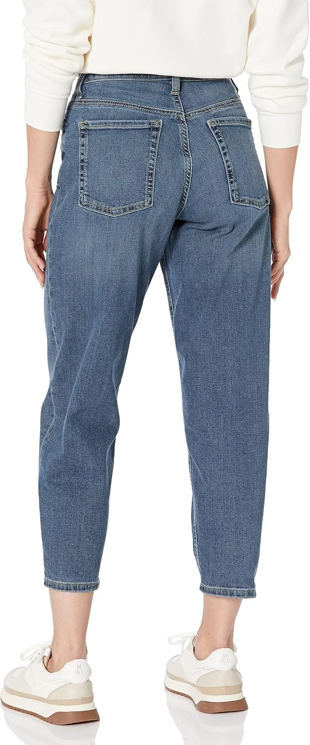 Amazon Essentials Women's High-Rise Relaxed Leg Tapered Ankle Jean